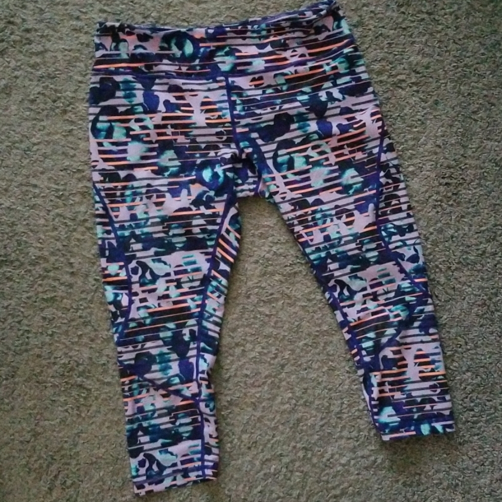 Zella yoga/athletic leggings capris